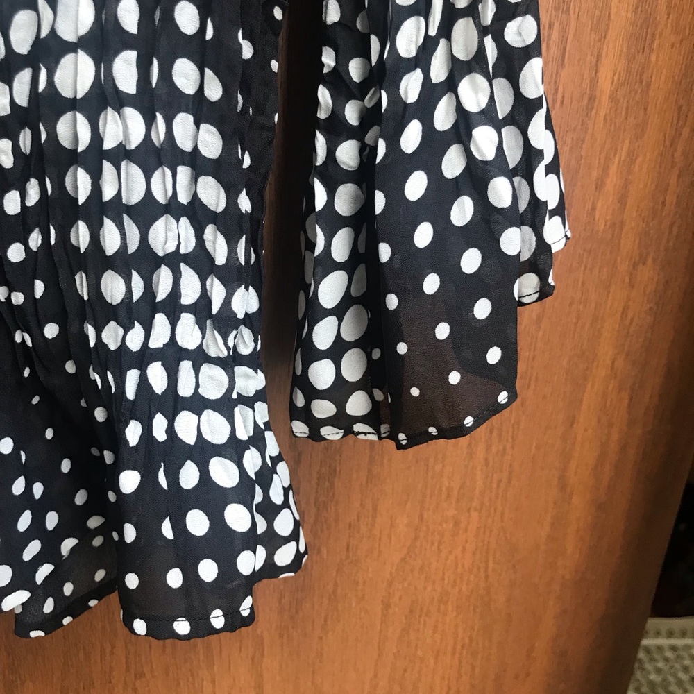 Black and White Polka Dot Top - Picture 5 of 7